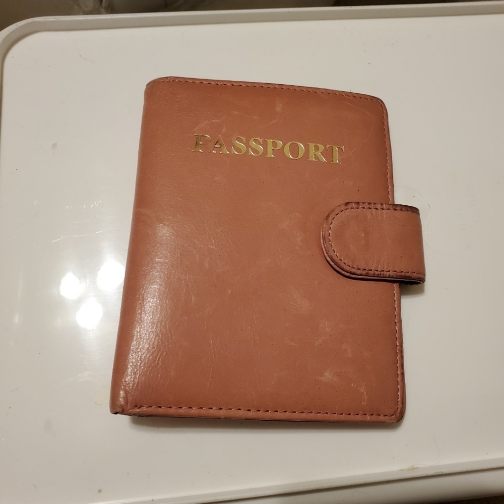 Passport Peach Holder